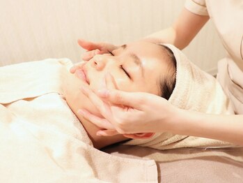 プティ カシェット 伊丹店(petit cachette)の写真/話題の最強フェイシャル【WiQoワイコ水光ピール】1度の施術でお肌の変化を実感!エステデビューにおすすめ◎