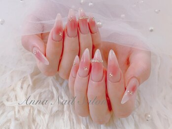 アナネイル(ANNA Nail)の写真/SNSで話題のデザイン多数♪持ち込みOK！ワンホン/韓国風にぴったりのキラキラパーツも充実◎
