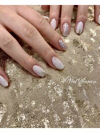 キラキラニュアンスネイル