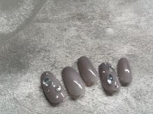 プティ アイビューティ 京橋店(peTiT eyebeauty)/シンプル　グレー　ビジュー