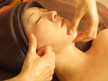 西野6条はり灸整骨院/フェイスライン