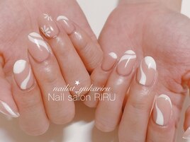 変形フレンチ×ニュアンスネイル