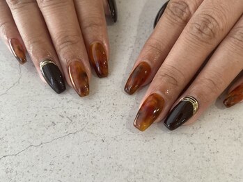 プラス サード(Plus 3rd)/べっ甲ネイル bymarina.a