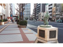 ポーラエステサロン ラ メール営業所/点々と力士たちが迎えてくれます