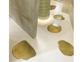 アイリー(eyelly)/飛石でお客様をおもてなし.。