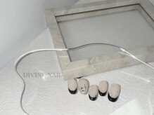 ディバイン ネイルズ(DIVINE NAILS)/ ジェルアートやり放題