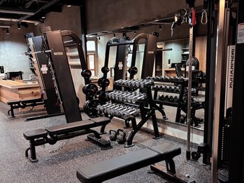 THE PERSONAL 堀江店の写真/ご存知でしたか?ピラティス×トレーニングで、姿勢改善とボディラインが同時に綺麗になるのが叶うのです!