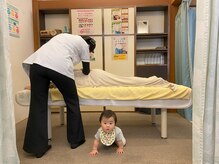 子育てママの整体サロン/施術中のお子様の様子