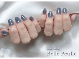 絶妙なくすみブルー