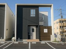 エム(M)/外観