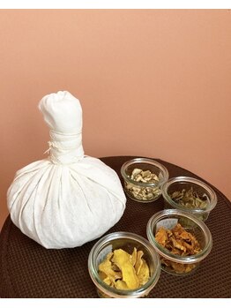 チャアム(cha am)/サムンプライ・ハーブボール 3