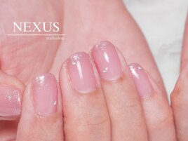 青みピンクの透明感ネイル