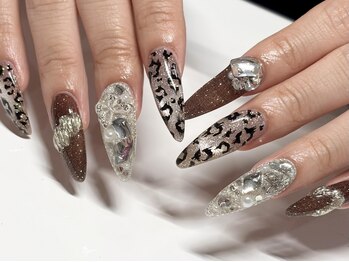 フェアリー(Fairy)の写真/やっぱり長いネイルが可愛い♪あなたらしい個性を指先からも演出!思わず手元が華やかに毎日の気分もUP◎