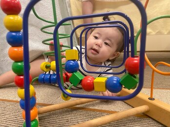 子育てママの整体サロン/施術中のお子様の様子
