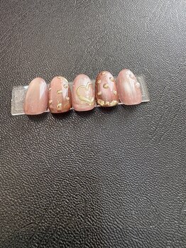 エム ネイル アンド アイ(M NAIL and EYE)/いちごネイル