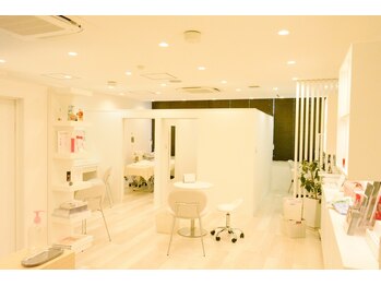 ポーラ 神戸学園都市店(POLA)/店内写真1