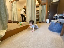 子育てママの整体サロン/施術中のお子様の様子