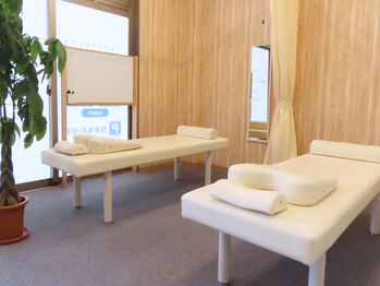 泉中央みなみ整骨院/施術ベッド