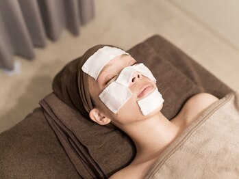 カヨン 五反田店(cayon)/1.毛穴の奥の汚れを浮かせる。