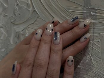 サトリネイルルーム(Satoril..nail room)/white × navy / more artdesign