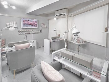ミリシュ(milis)の写真/【小規模プライベート】ゆったり3席☆TV完備で大型サロンが苦手な方もリラックス空間でネイル♪