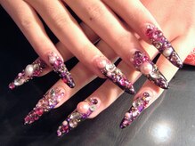 オーロラ(AurorA)/でかパールとストーンのスカルプ