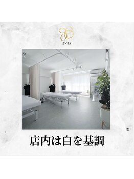 ルーツ(R∞ts)/白を基調にモダンな店内