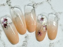 チェリーズネイル(Cherrys Nail)/カラグラ ベージュ 押し花ネイル