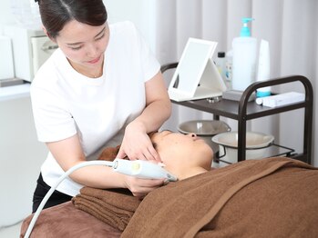 ブルーローズサロン 富山店(Blue Rose salon)の写真/お悩みに合わせて美容成分を選択し、しみ・たるみ・ほうれい線をケアして発光ツヤ肌へ♪