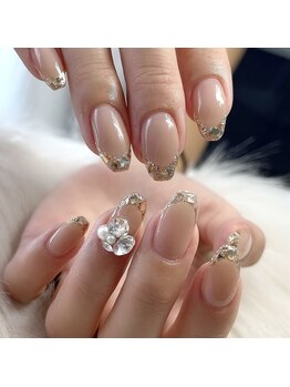 モモ(Momo)/ガラスフレンチネイル