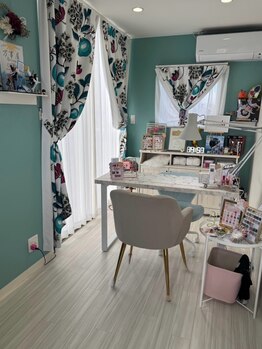 万事屋の写真/【あま市の完全個室のコンテナサロン】思わず気分が明るくなるような、こだわり抜いたコンテナ内で施術♪