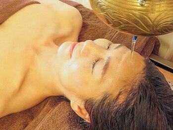 ちよのこ 神保町店の写真/【体験人気★】シロダーラ＋全身もみほぐし＋カッサ頭皮ケア（70分）¥8400