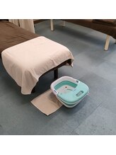 足から健幸 つきみ野店/施術前にフットバス