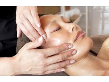 シャインヴィ(Shinevie)/≪フェイシャルエステ≫