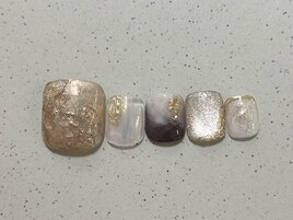 ゴールドニュアンスフットネイル