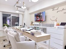 ネイルズイロハ 池袋西口駅前店(NAILS 168)の雰囲気（池袋駅西口すぐ♪明るく清潔感のある、落ち着いた空間です。）