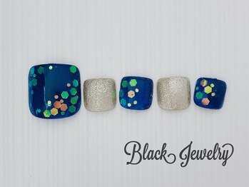 ブラックジュエリー(Black jewelry)/クールなネイビーネイル