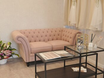 イヴィナス(ivenus)/ゆったりとした待合室