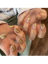 ユヌ(une)/ゴールドネイル