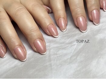 トパーズ 恵比寿(TOPAZ)の写真/《爪が伸びても気にならない、爪をキレイに魅せる高技術》シンプルだからこそ表面や形にこだわるサロン。
