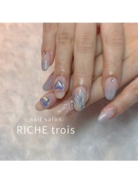 涼しげブルーでマーメイドネイル