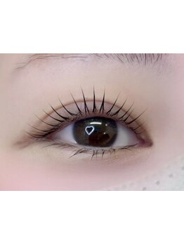 ナチュラル上品な目元にしたい