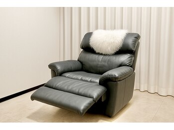 キキアイミー 自治医大店(kiki.ime)/リクライニングチェア