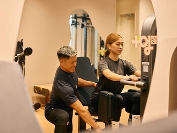 プラグジム 学芸大学店(PlugGYM)の写真/カフェのようなお洒落空間でお手軽ボディメイク!まずは無料体験から☆