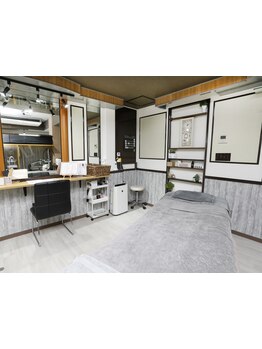 ナチュラル上品な目元にしたい