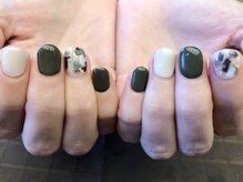 プラハネイル(+HER 美甲)/ニュアンス×金箔