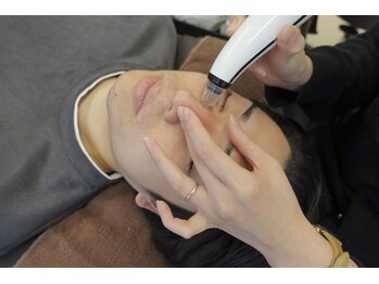 スター 新宿 新宿御苑(★STAR)/施術中メンズアイブロウWAX/新宿