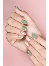 ティーエヌ TSUTAYA阪急伊丹駅前店 小林 恵梨子