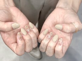 シンプルフラワーネイル