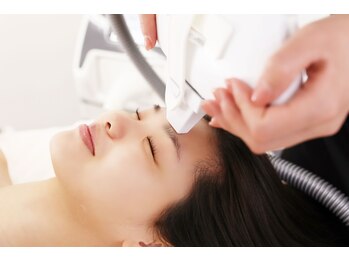 ロア(RoA.)の写真/【21時まで営業】顔脱毛で産毛ケア*透明感UP◎化粧ノリも変わって毎日のメイクが嬉しくなる*仕事終わりも◎